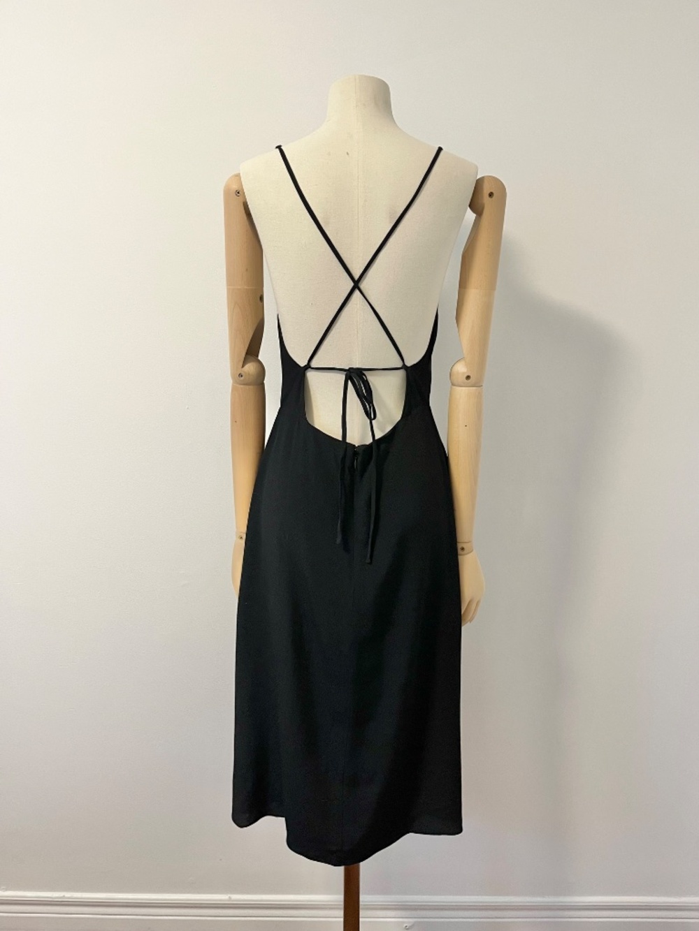 Backless LBD - Picture 3 of 4